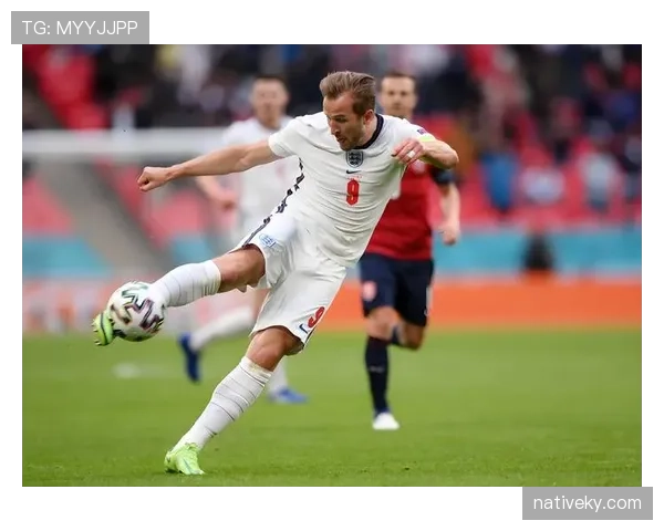 凯恩本赛季直塞撕防线，组织能力为何更胜以往？