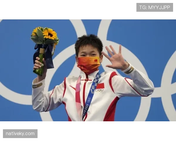 全红婵训练完偷偷吃辣条被教练抓包，这自律人设差点崩了