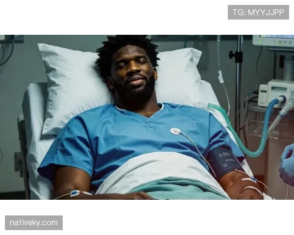 乔尔·恩比德走路像隔壁大叔，回家像皇帝